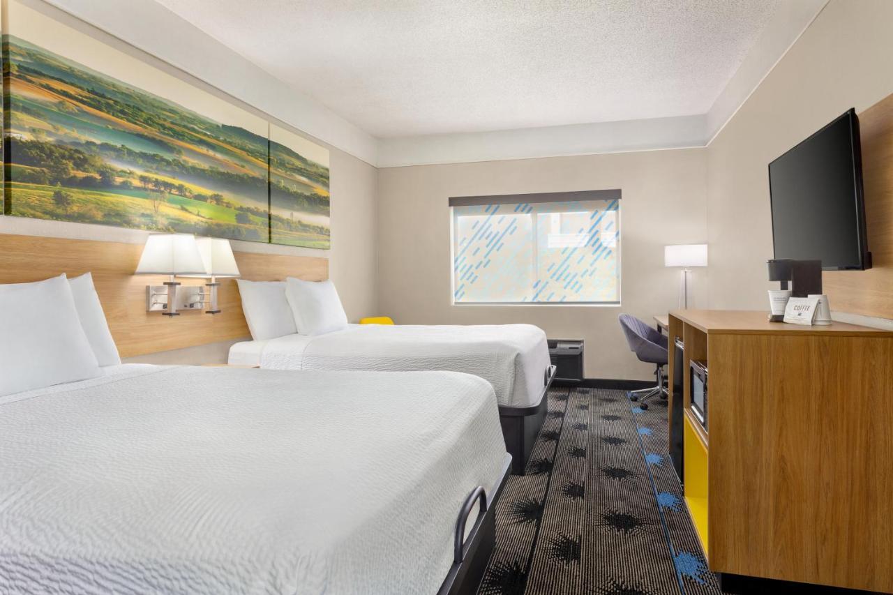 Days Inn By Wyndham Kansas City International Airport Exterior foto