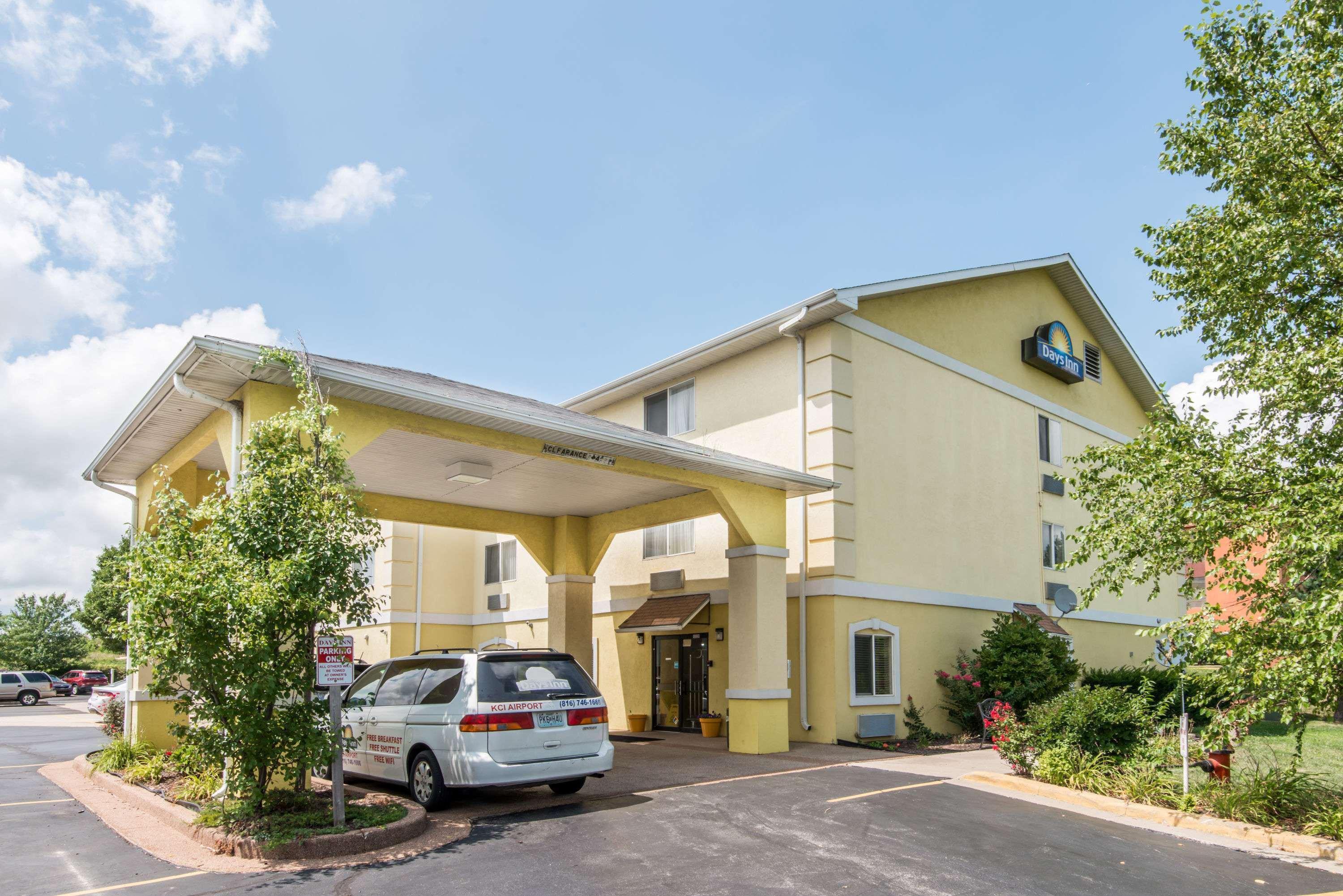 Days Inn By Wyndham Kansas City International Airport Exterior foto